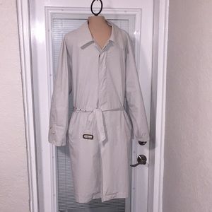 Salvatore ferragamo trench coat. Men’s. Clean vint